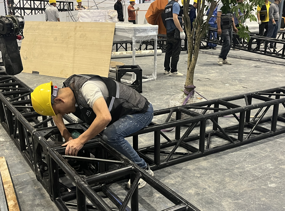 如何預(yù)防展臺坍塌?專業(yè)展覽展會搭建公司為您提供建議